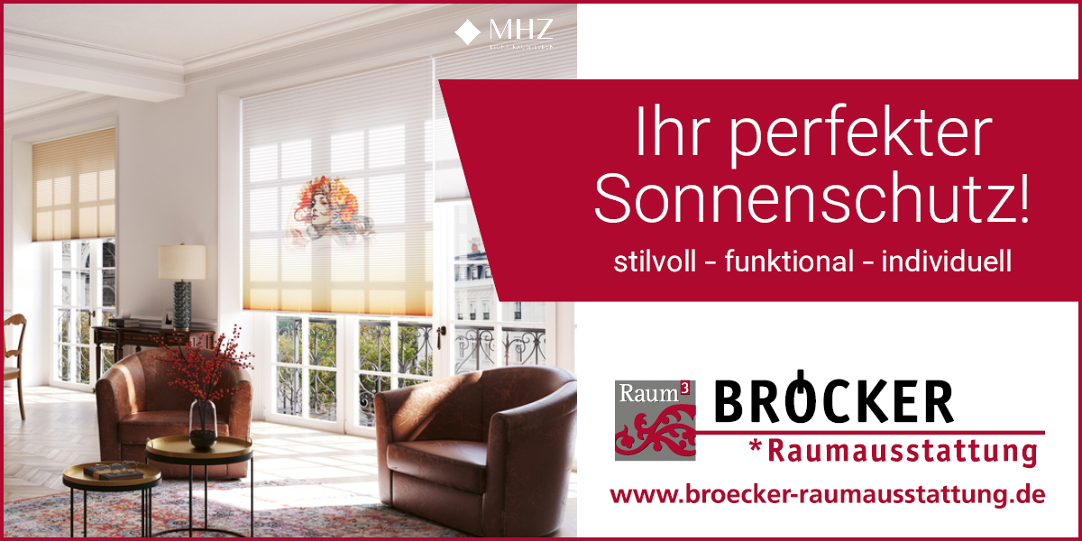 Text: Ihr perfekter Sonnenschutz. Ein gelebes Plissee an einem Wohnzimmerfenster.